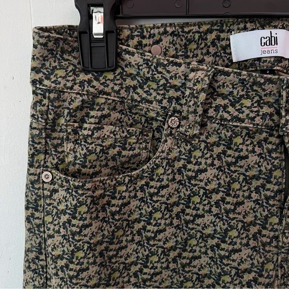 Cabi Ditsy Olive Green Floral Stretch Skinny Jeans Size 2 Style# 5083 - Picture 3 of 13